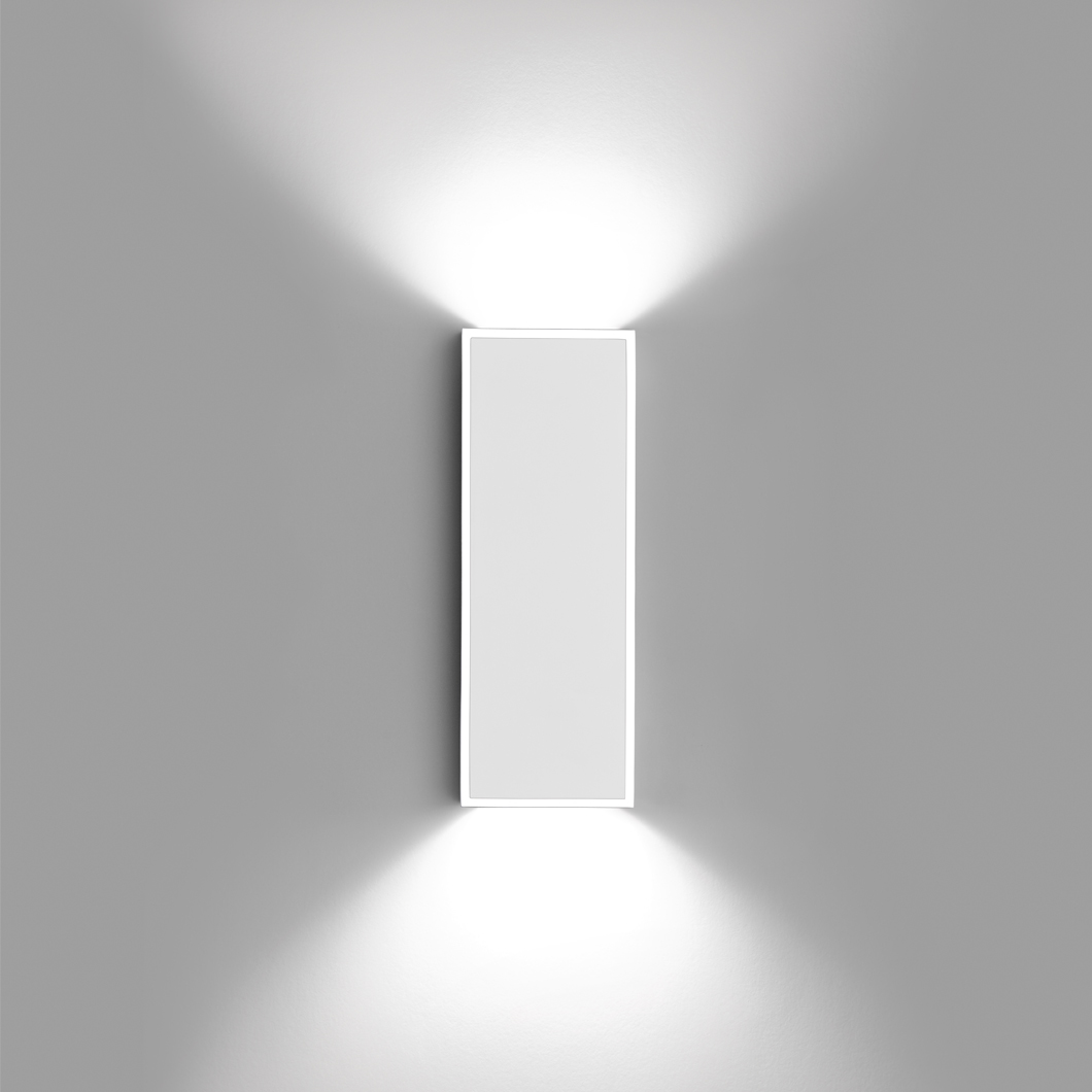 Vibia Alpha Rectangle Wall Light| Image:1