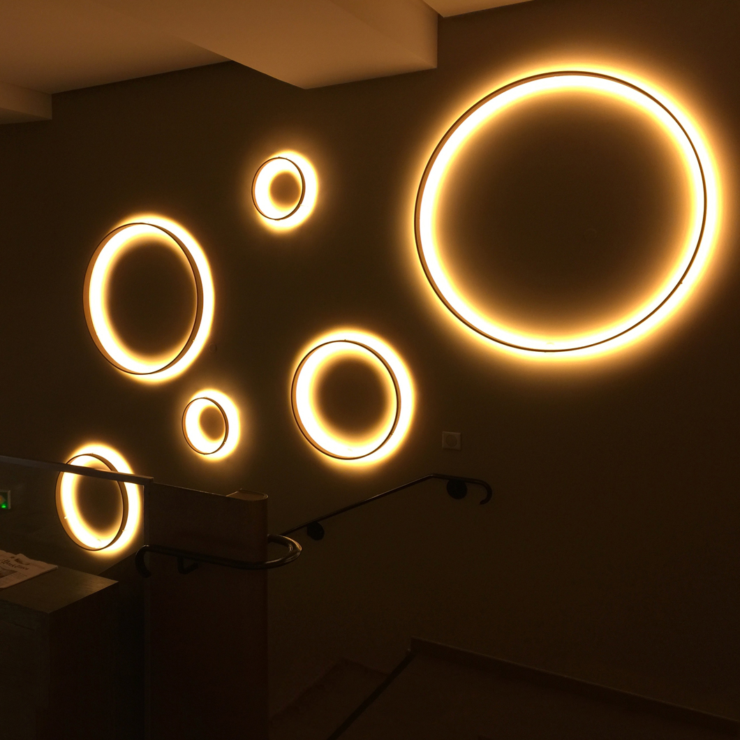 Led circle deals wall light