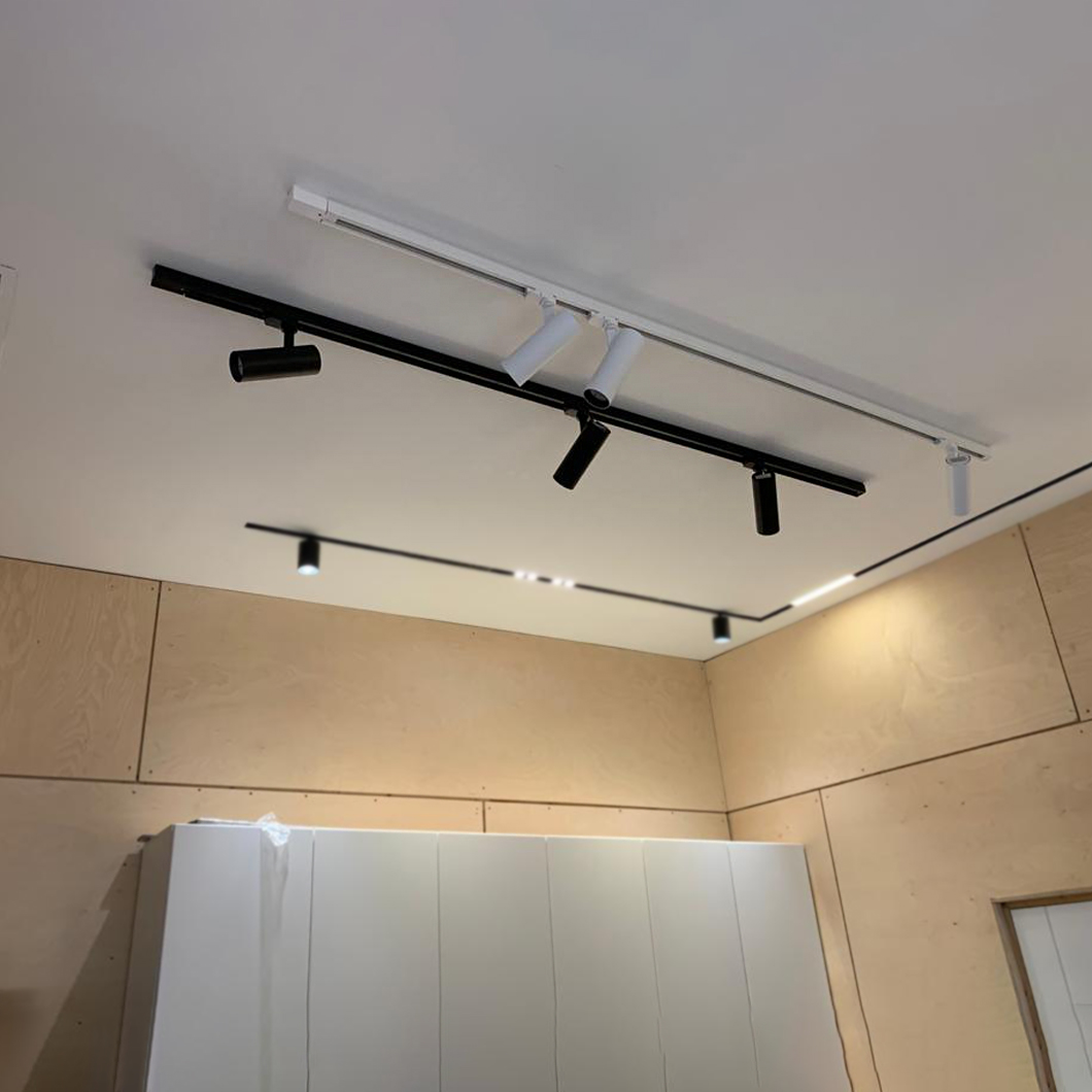 Wall mounted store track lights