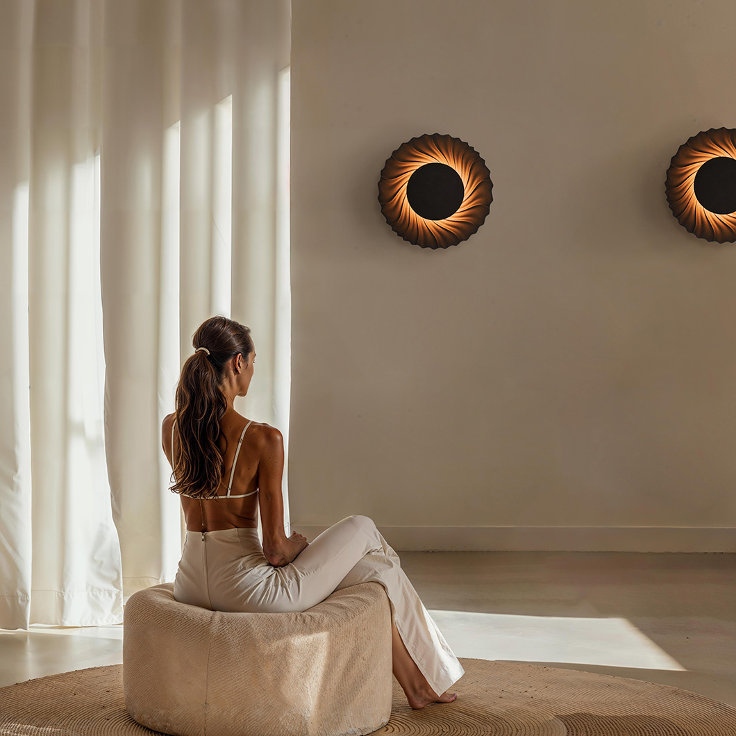 Rollo Studio Aureole Sun VXS1 Wall Light alternative image